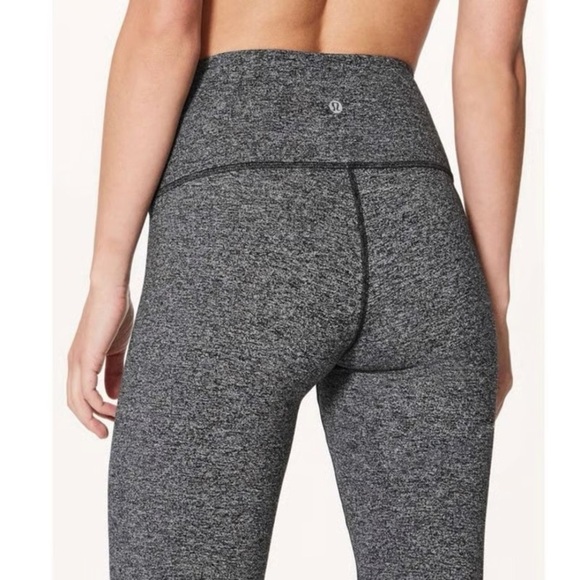 lululemon 🍋 Women's Gray High-Waisted Leggings full lenght size 4 - Picture 1 of 7
